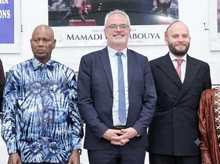 HAC : l’ambassadeur de France en Guinée, Luc Briard plaide pour une régulation équilibrée des médias